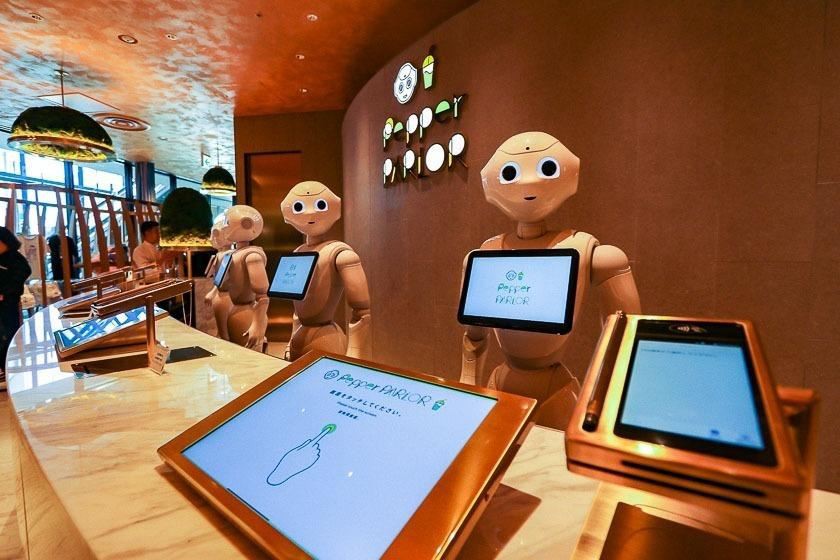 יישום של מיני מחשב בבינה מלאכותית בתעשיית ההסעדה